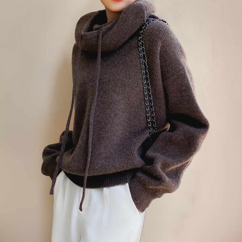Clara – Women’s Hoodie with Ultimate Comfort