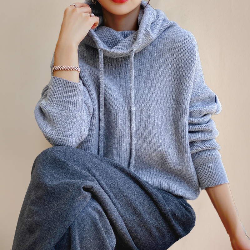 Clara – Women’s Hoodie with Ultimate Comfort