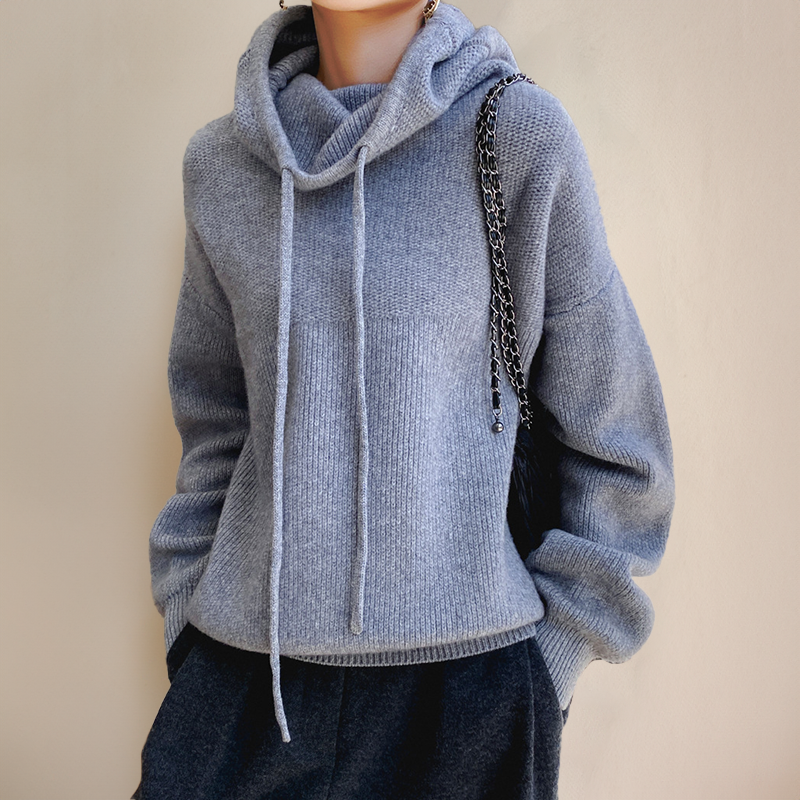 Clara – Women’s Hoodie with Ultimate Comfort