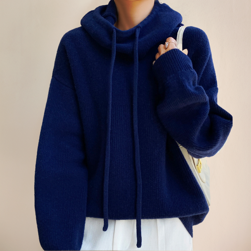 Clara – Women’s Hoodie with Ultimate Comfort